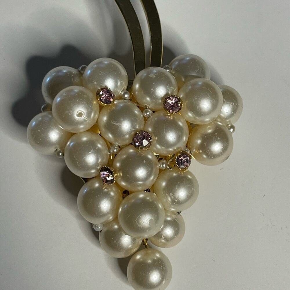 90s Brooch Pin: Faux Pearl Grape Bunch Goldtone w/ Pink Rhinestones